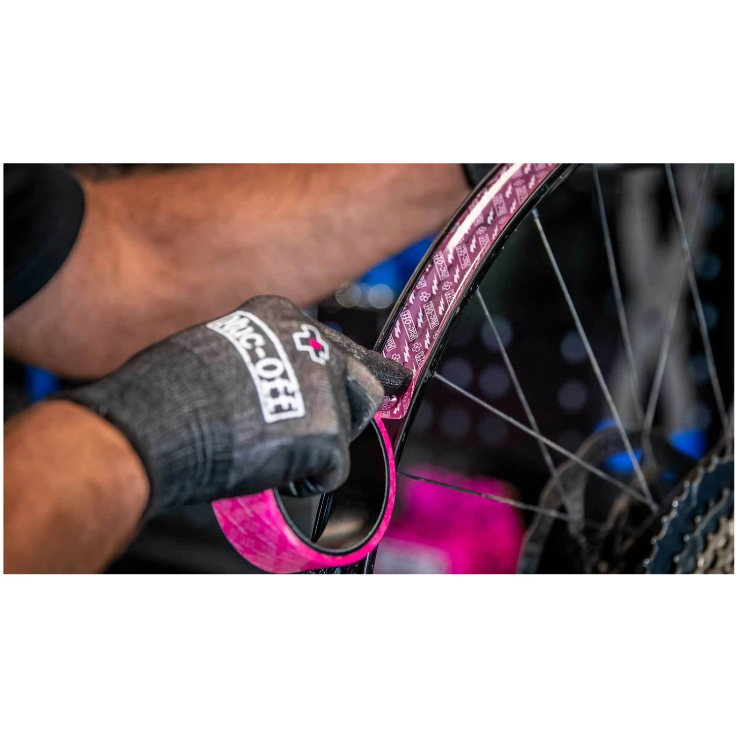 Muc-Off Tubeless Rim Tape - 10m X 28mm 3 Muc-Off Tubeless Rim Tape - 10m X 28mm - Image 3