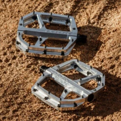 LOOK Trail Roc Plus MTB Flat Pedals - Black -SRAM Bike Parts Sales look trail roc plus silver ground 1288565