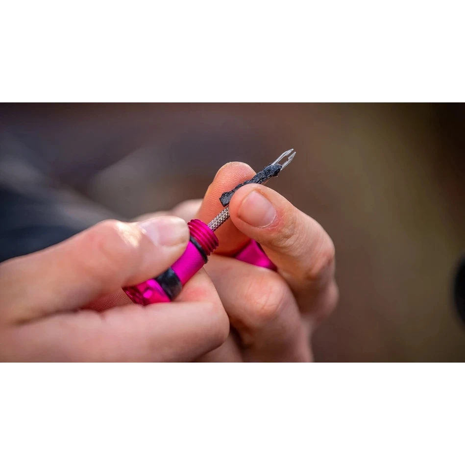 Muc-Off Stealth Tubeless Puncture Plugs - Black 3 Muc-Off Stealth Tubeless Puncture Plugs - Black - Image 3