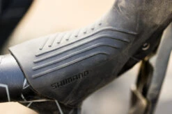 Shimano GRX BL-RX820 + BR-RX820 Disc Brake - Hydraulic | Flat Mount - Left | Front -SRAM Bike Parts Sales shimano grx bend hires 031 1550963